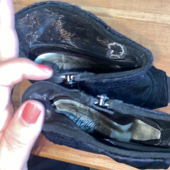 Fergie All Black Lustin Booties - Picture 8 of 11